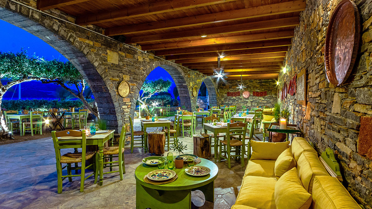 Zeus Eleva Mirabello Bay